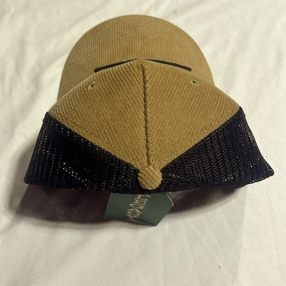 Canmore Trucker Hat- New with Tags - Picture 3 of 5